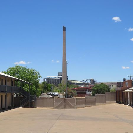 Burke & Wills Mt Isa Motel Mount Isa Exterior photo